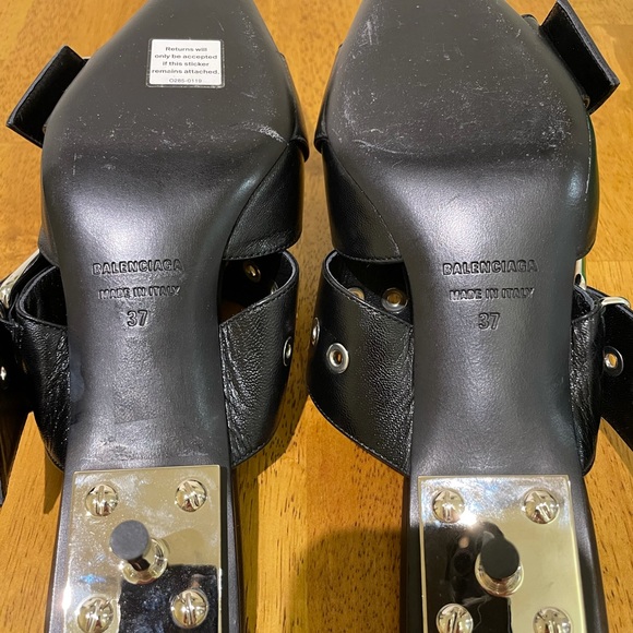 Balenciaga Runway Leather Pumps - Picture 5 of 10